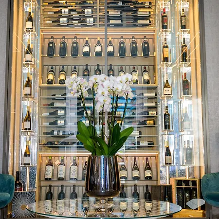 Opera Hotel 4*