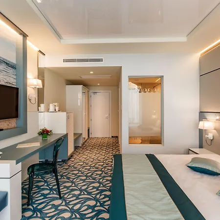 Hotel Opera Mamaia