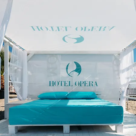 Opera Mamaia