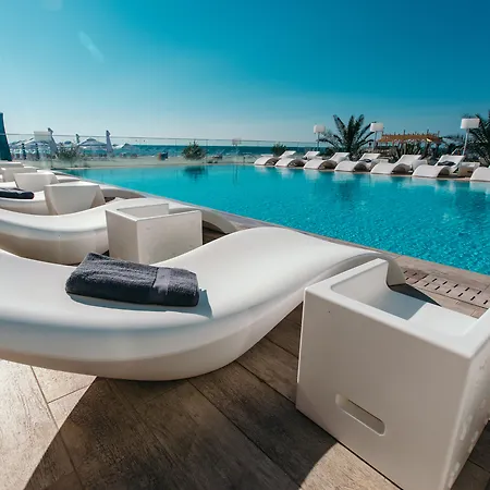Opera 4* Mamaia