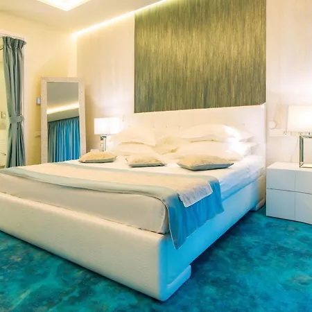 Opera 4* Mamaia