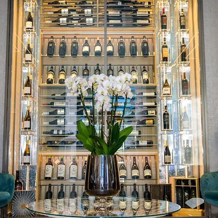 Opera Hotel 4*
