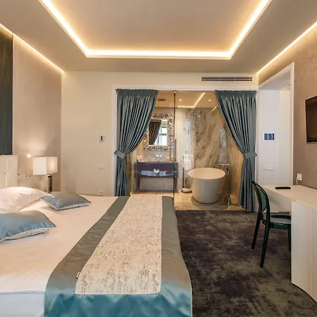 Opera Mamaia