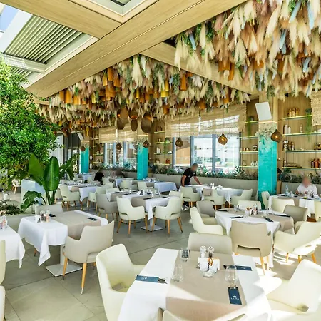 Hotel Opera Mamaia